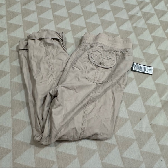 Tommy Hilfiger khaki crop Cargo ankle pants - Picture 1 of 3